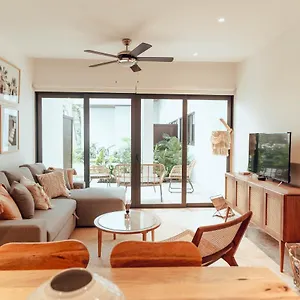 https://stylish-luxury-condo-in-the-heart-of-playa.allrivieramayahotels.com